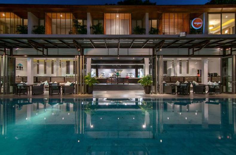 THE POOLSIDE BAR & RESTAURANT Cape Sienna Phuket Gourmet Hotel & Villas Phuket