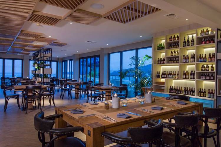 Vanilla sky bar & gastro pub Cape Sienna Phuket Gourmet Hotel & Villas