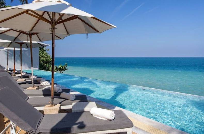 SIENNA ROCKS CAFÉ & POOL CLUB BY THE SEA Cape Sienna Phuket Gourmet Hotel & Villas Phuket