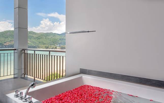 SEA VIEW HONEYMOON SUITES Cape Sienna Phuket Gourmet Hotel & Villas Phuket