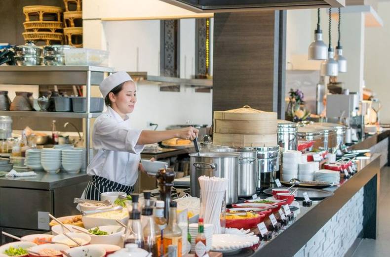 THE POOLSIDE BAR & RESTAURANT Cape Sienna Phuket Gourmet Hotel & Villas Phuket