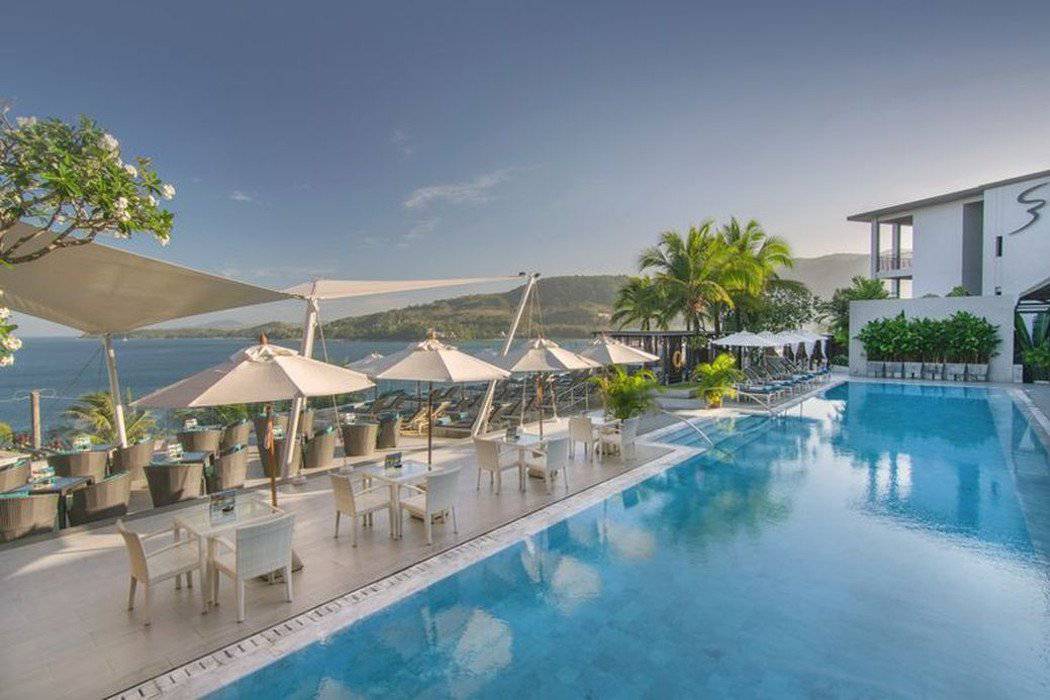 The poolside bar & restaurant Cape Sienna Phuket Gourmet Hotel & Villas