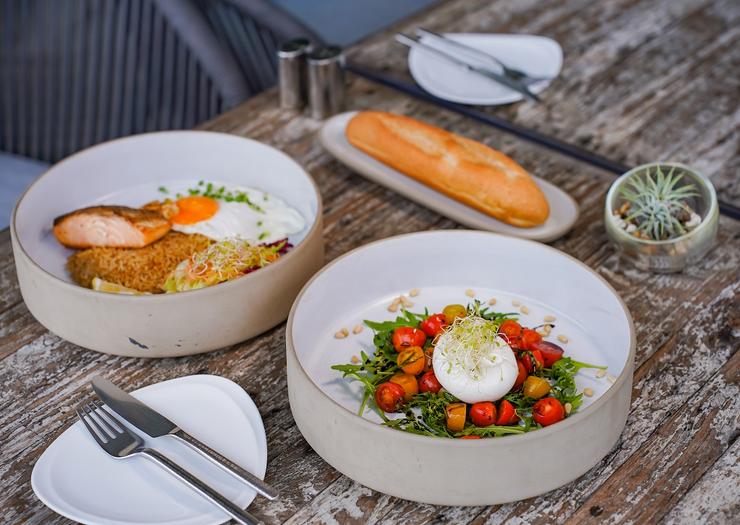 SIENNA ROCKS CAFÉ & POOL CLUB BY THE SEA Cape Sienna Phuket Gourmet Hotel & Villas SIENNA ROCKS CAFÉ & POOL CLUB BY THE SEA Cape Sienna Phuket Gourmet Hotel & Villas